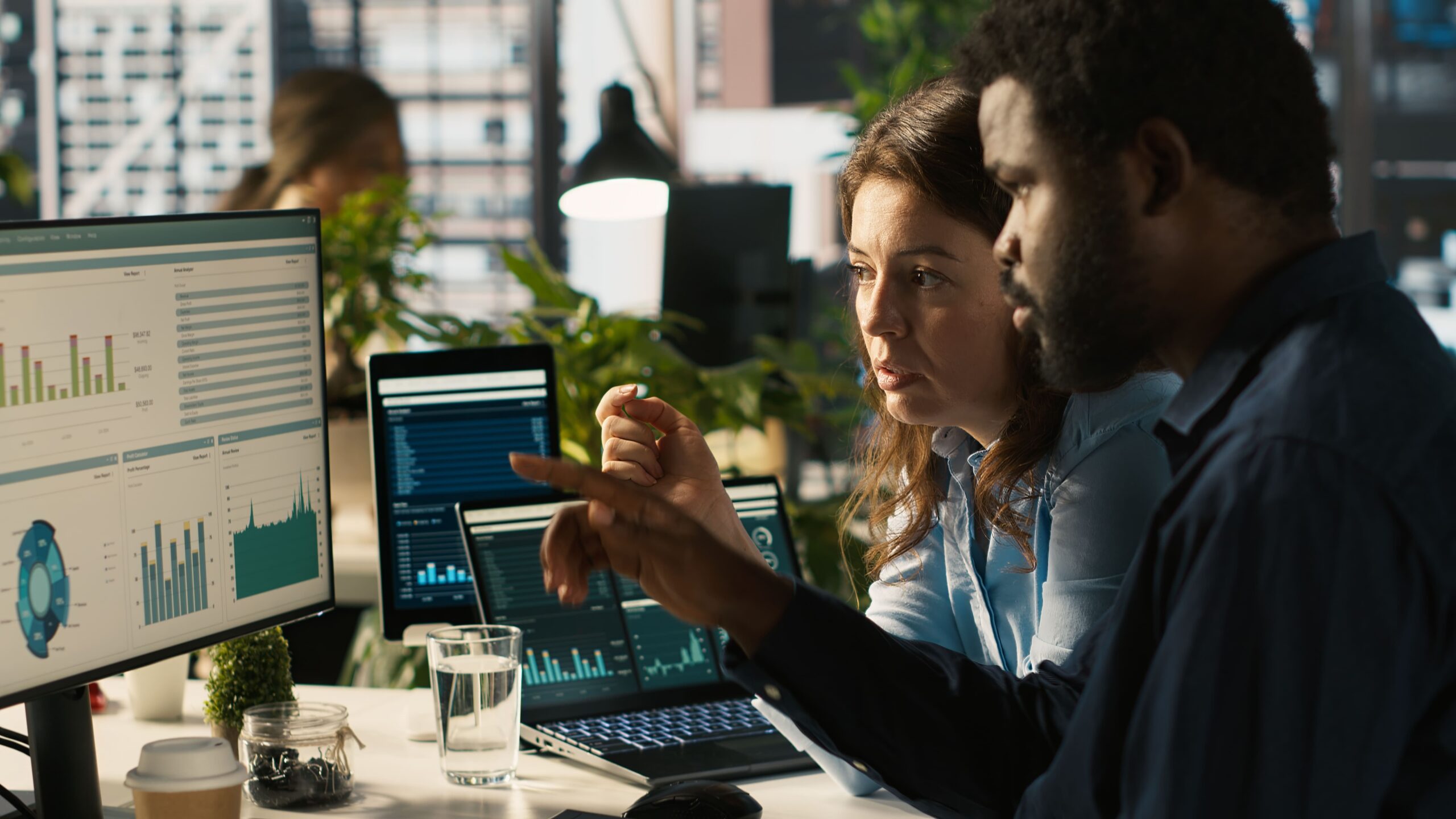 Why Businesses Struggle with Data Visibility: The Role of Data Analytics & Business Intelligence